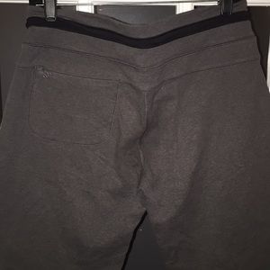 Lululemon size 10 long stretchy shorts